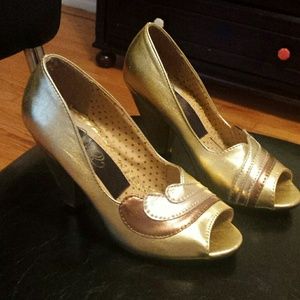 Ellie retro gold heels